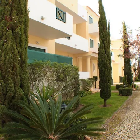 Apartmán 2 Bedrooms With Shared Pool Enclosed Garden And Wifi At 5 Km Away From The *