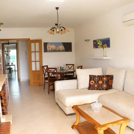 2 Bedrooms With Shared Pool Enclosed Garden And Wifi At 5 Km Away From The Apartmán *