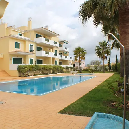 2 Bedrooms With Shared Pool Enclosed Garden And Wifi At 5 Km Away From The