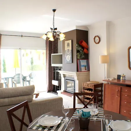 2 Bedrooms With Shared Pool Enclosed Garden And Wifi At 5 Km Away From The *