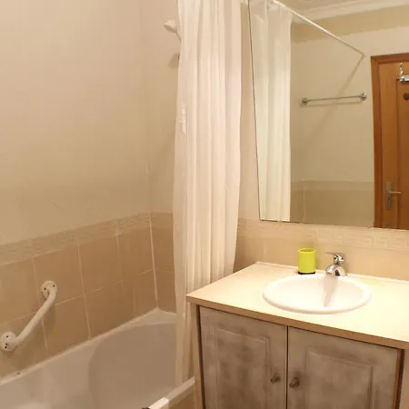 2 Bedrooms With Shared Pool Enclosed Garden And Wifi At 5 Km Away From The
