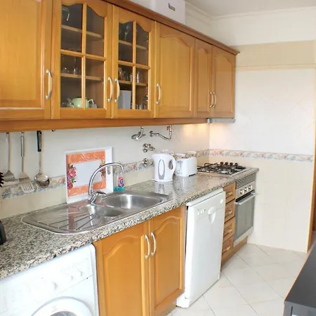 2 Bedrooms With Shared Pool Enclosed Garden And Wifi At 5 Km Away From The Apartmán Albufeira