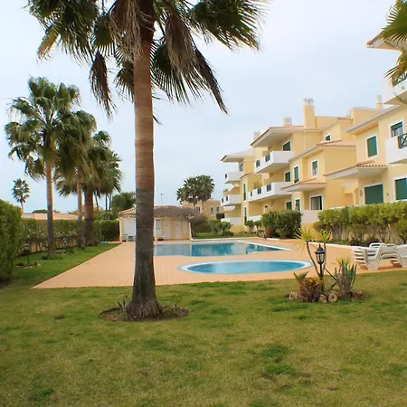 Apartmán 2 Bedrooms With Shared Pool Enclosed Garden And Wifi At 5 Km Away From The